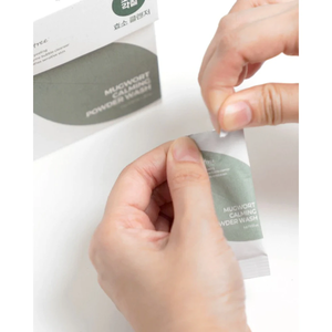 ISNTREE MUGWORT CALMING POWDER WASH 